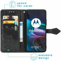 imoshion Mandala Klapphülle für das Motorola Edge 30 - Schwarz