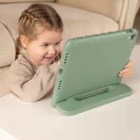 imoshion Schutzhülle mit Handgriff kindersicher Samsung Galaxy Tab A11 Plus / A9 Plus - Olive Green