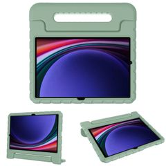imoshion Schutzhülle mit Handgriff kindersicher Samsung Galaxy Tab S11 / S9 11.0 Zoll / S10 Lite / S10 FE / S9 FE 10.9 Zoll - Olive Green