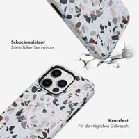 Selencia Vivid Tough Back Cover für das iPhone 14 Pro - Chic Terazzo