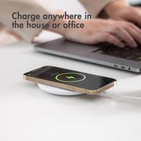 Accezz Qi Soft Touch Wireless Charger - Kabelloses Ladegerät - 10 Watt - Weiß