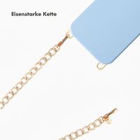 Selencia Rivièra MagSafe Backcover mit abnehmbaren Haken für das Apple iPhone 12 / 12 Pro - Powder Blue + Bold Chain (130 cm) - Gold