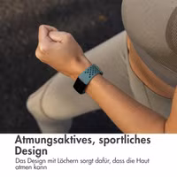 imoshion Silikon Sportarmband mit Löchern für die Fitbit Charge 5 / Charge 6 - Grün