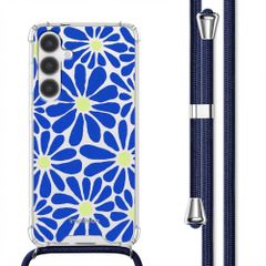 imoshion Design Hülle mit Band Samsung Galaxy S24 - Cobalt Blue Flowers Connect