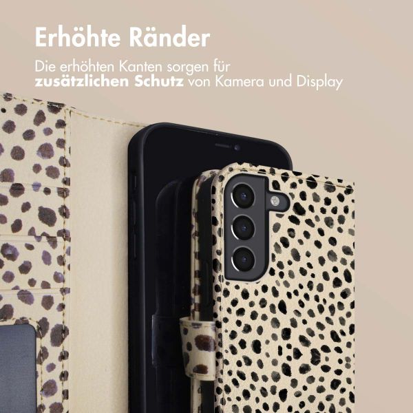 imoshion Design Klapphülle für das Samsung Galaxy S21 FE - Black And White Dots