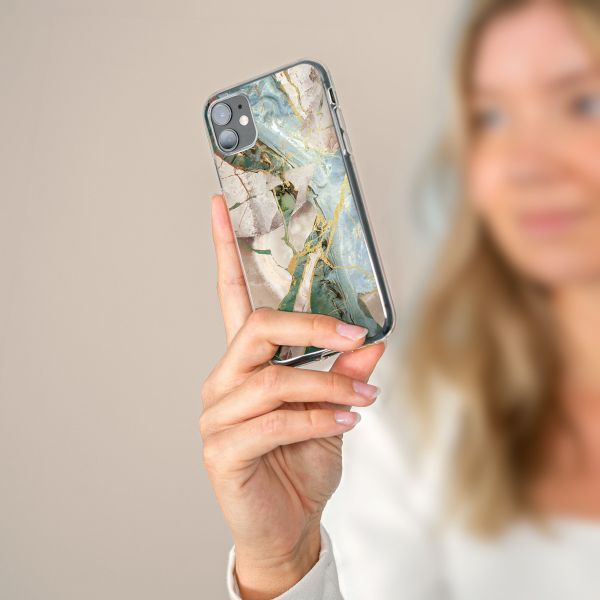 imoshion Design Hülle für das iPhone 13 - Marble - Beige