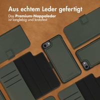 Accezz Premium Leather 2 in 1 Wallet Bookcase Apple iPhone SE (2022 / 2020) / 8 / 7 / 6(s) - Grün