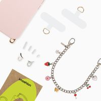 Selencia Rivièra MagSafe Backcover mit abnehmbaren Haken für das Apple iPhone 15 - Sorbet Pink + Chain Charm - Silver