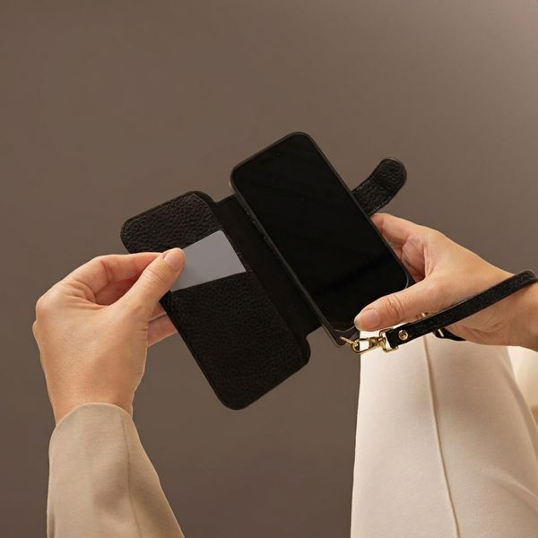 Selencia Riva Bookcase mit MagSafe und Handgelenkband Samsung Galaxy S26 Ultra - Schwarz