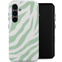 Selencia Vivid Back Cover für das Samsung Galaxy S24 - Colorful Zebra Sage Green