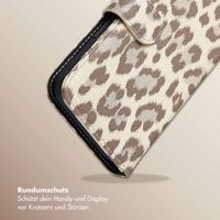 Selencia Sabi Klapphülle mit Leopardenmuster Apple iPhone 14 / 13 - Soft Ivory
