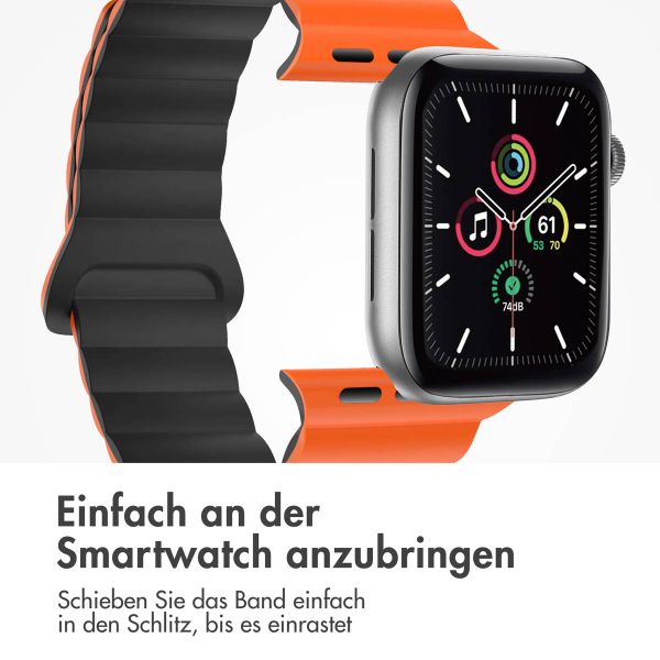 imoshion Magnetisches Silikonarmband für das  Apple Watch Series 1 t/m 11 / SE / Ultra (44/45/46/49 mm) - Oranje & Zwart / Orange & Black
