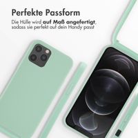 imoshion Silikonhülle mit Band für das iPhone 12 (Pro) - Mintgrün