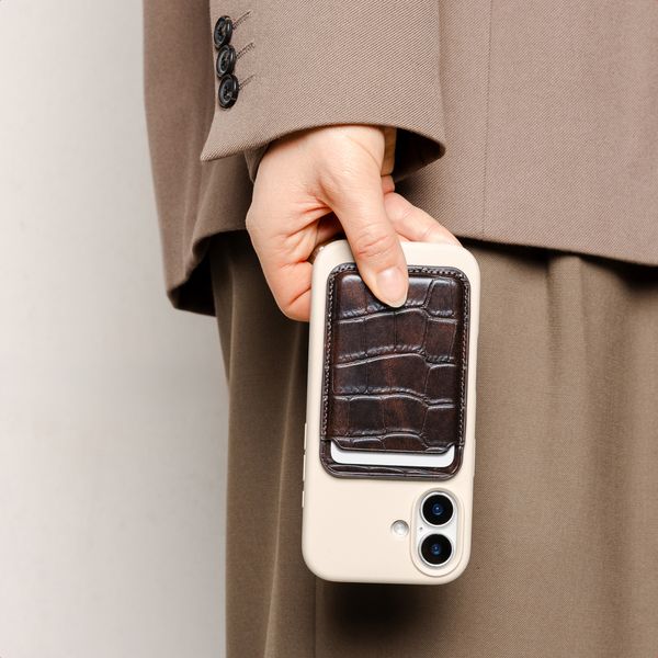 Selencia Croco Kartenhalter mit MagSafe - Choco Brown