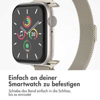 imoshion Mailandisches schlankes Armband für das  Apple Watch Series 1 t/m 9 / SE (38/40/41 mm) | Series 10 / 11 (42 mm) - Champagne