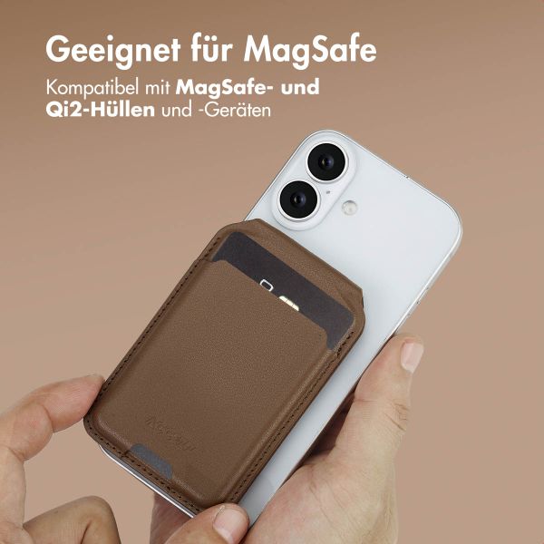 Accezz Leder-Wallet mit Standfunktion - Geeignet für MagSafe und Qi2 - Coffee Brown