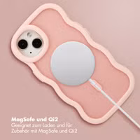 Selencia Wavy Backcover mit MagSafe Apple iPhone 14 / 13 - Soft Pink