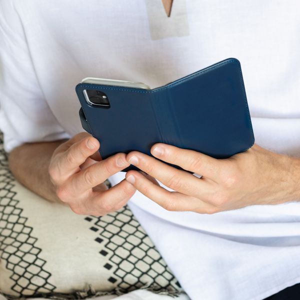 Selencia Echtleder Klapphülle Apple iPhone 11 - Blau