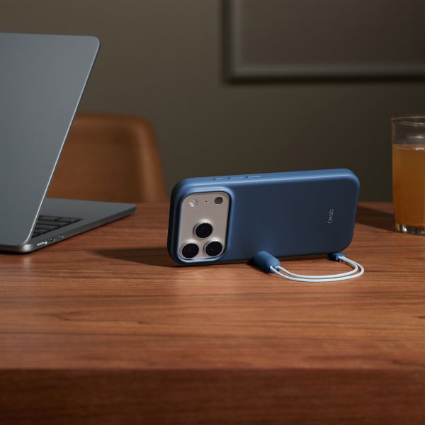 Beats Kickstand-Hülle mit MagSafe und Kamera-Steuerung Apple iPhone 17 Pro Max - Bedrock Blue