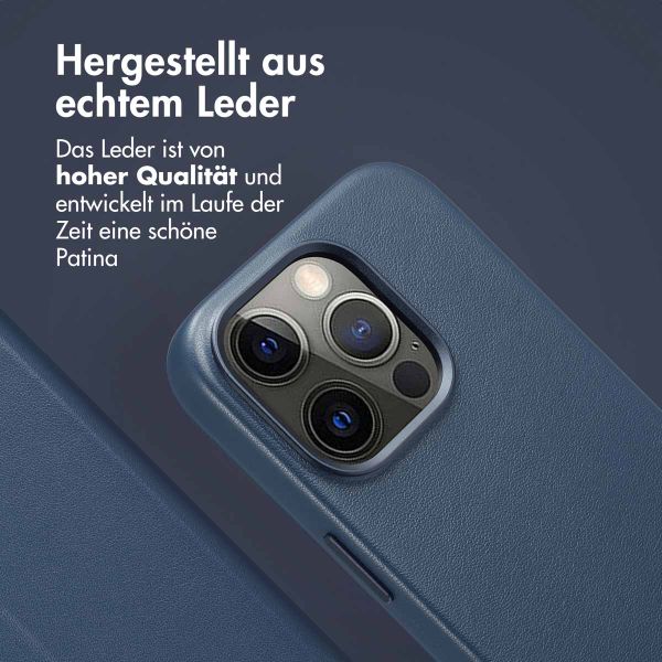 Accezz 2-in-1 Klapphülle aus Leder mit MagSafe für das Apple iPhone 15 Pro - Nightfall Blue
