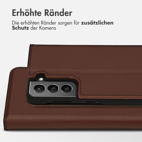 Accezz Premium Leather Slim Klapphülle für das Samsung Galaxy S21 - Braun