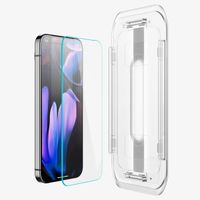 Spigen GLAStR Fit Displayschutzfolie + Applicator für das Google Pixel 9 / 9 Pro