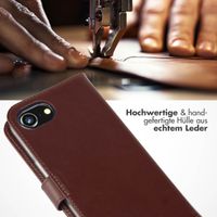 Selencia Echtleder Buchhülle iPhone 16e - Braun