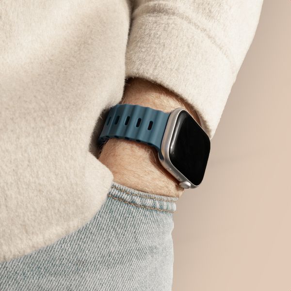 Accezz Ocean Armband für Apple Watch Series 1 - 9 / SE (38/40/41 mm) | Series 10 / 11 (42 mm) - Abyss Blue