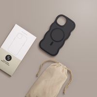 Selencia Wavy Backcover mit MagSafe Apple iPhone 15 - Schwarz