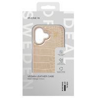 iDeal of Sweden Vegan Leather Back Cover für das iPhone 16 - Warm Beige Croco