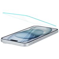 Spigen GLAStR Slim Displayschutzfolie + Applicator für das iPhone 16 Plus / 15 Plus