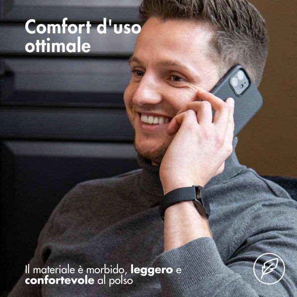 imoshion Silikonband für das  Fitbit Charge 5 / 6 - L - Schwarz