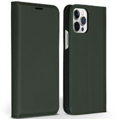Accezz Premium Leather Slim Klapphülle Apple iPhone 12 (Pro) - Grün