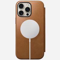 Nomad Modern Leather Folio Klapphülle für das iPhone 16 Pro Max - English Tan