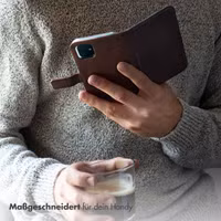 Selencia Echtleder Klapphülle Braun für das Apple iPhone 11 Pro Max