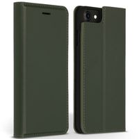 Accezz Premium Leather Slim Klapphülle Apple iPhone SE (2022 / 2020) / 8 / 7 / 6(s) - Grün