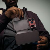 Decoded 2 in 1 Leather Klapphülle MagSafe Apple iPhone 17 Pro - Chocolate Brown