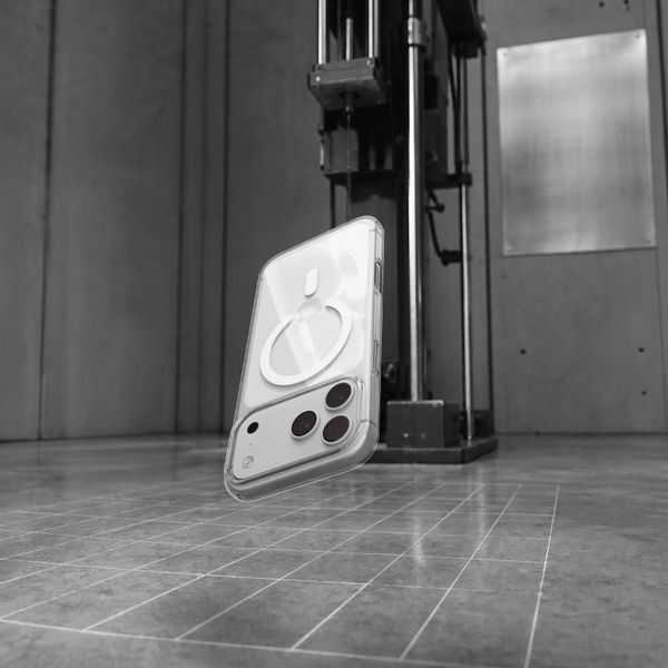 Spigen Liquid Crystal MagSafe Backcover Apple iPhone 18 Pro Max / 17 Pro Max - Clear / White