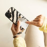 Selencia Nova HandyHülle mit Kordel und Kartenhalter Samsung Galaxy S25 FE - Zazzy Zebra