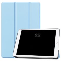 imoshion Trifold Klapphülle Apple iPad 9 (2021) 10.2 Zoll / iPad 8 (2020) 10.2 Zoll / iPad 7 (2019) 10.2 Zoll - Hellblau