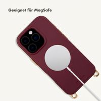 Selencia Rivièra Backcover mit MagSafe mit abnehmbaren Haken Apple iPhone 16 Pro - Bold Burgundy