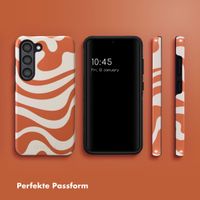 Selencia Vivid Tough Back Cover für das Samsung Galaxy S23 - Dream Swirl Orange