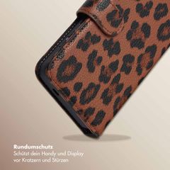 Selencia Sabi Klapphülle mit Leopardenmuster Samsung Galaxy S25 / S24 - Mocha Brown