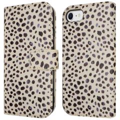 imoshion Design Klapphülle Apple iPhone SE (2022 / 2020) / 8 / 7 / 6(s) - Black And White Dots