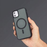 imoshion Color Guard Back Cover mit MagSafe Apple iPhone 11 - Schwarz