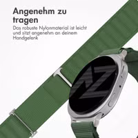 Accezz Nylon Alpine Armband für Samsung Galaxy Watch 9 (40/44mm) / Watch 8 (40/44mm) / Classic (46mm) - Olive Green