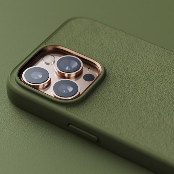 Njorð Collections Wildleder Comfort+ Case für das iPhone 14 Pro Max - Olive