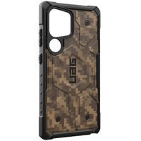 UAG Pathfinder Back Cover Magnet für das Samsung Galaxy S24 Ultra - Camo Dark Earth