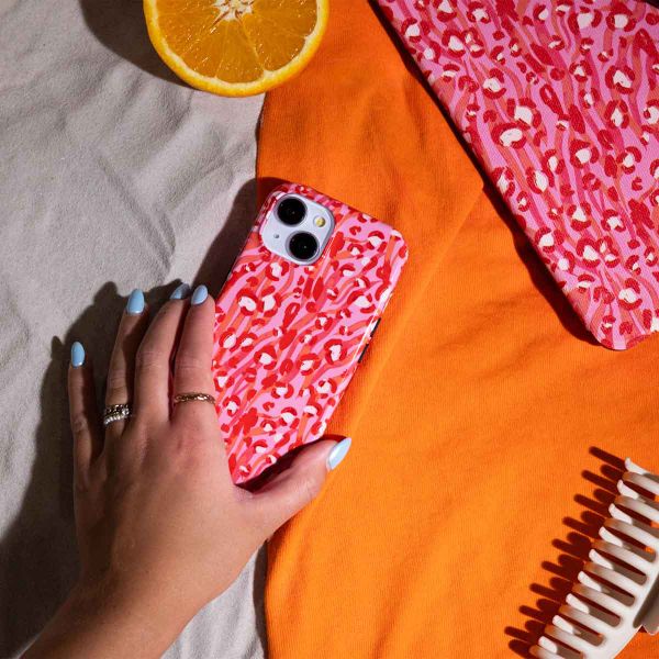 Selencia Vivid Tough Back Cover mit MagSafe für das iPhone 16 - Wild Spots Lipstick