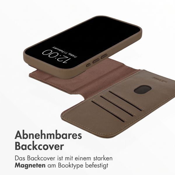 Accezz 2-in-1 Klapphülle aus Leder mit MagSafe Apple iPhone 18 Pro / 17 Pro - Kaffeebraun